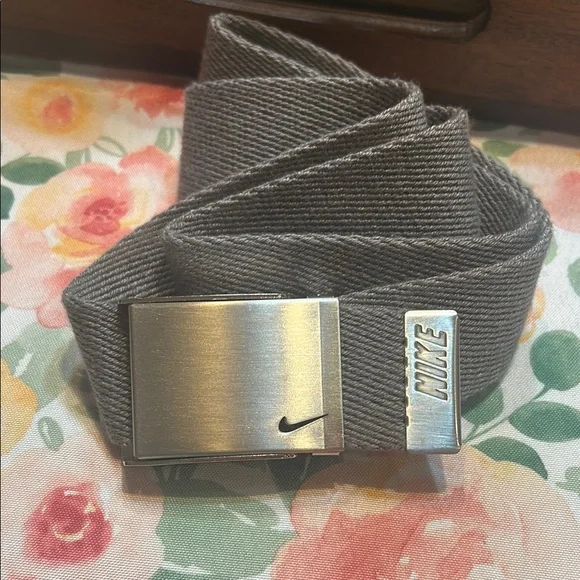Nike Silver and Gray Web Belt - Picture 5 of 5